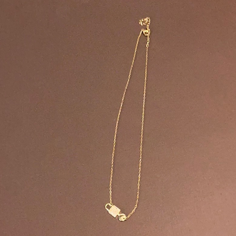 Elegant Gold Necklace